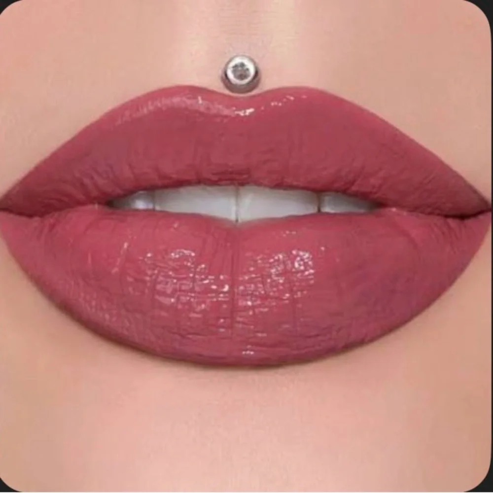 Jeffree PLEASE FORGIVE ME Suoreme gloss Hydrating Mauve Pink Liquid Lipstick